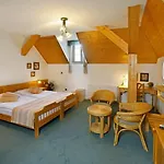Sant Georg Garni Guest house 3*