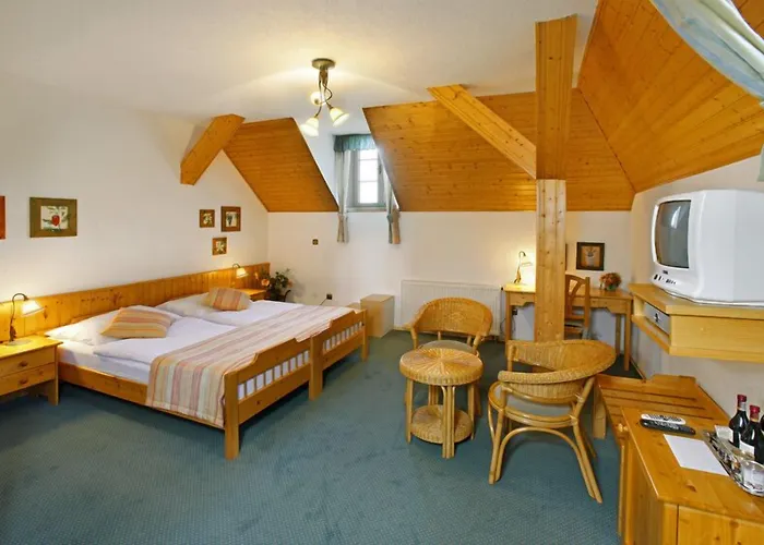 Sant Georg Garni Gasthof 4*